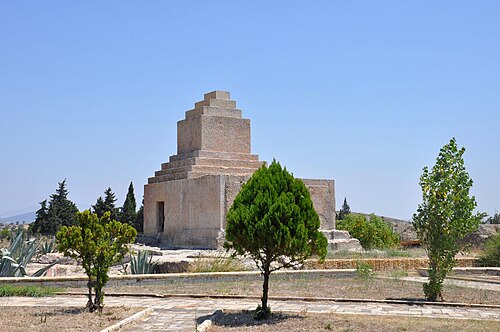 Monumento della tomba persiana
