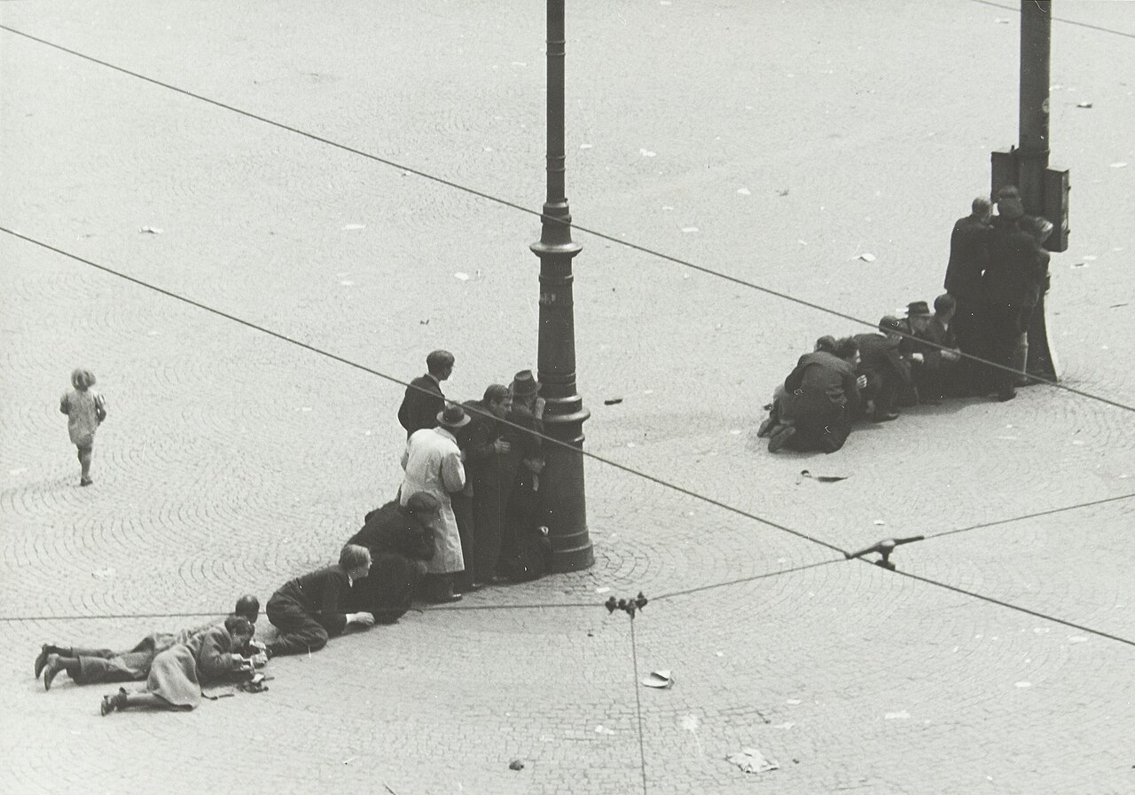 إطلاق النار في أمستردام عند ساحة دام، 7 مايو 1945