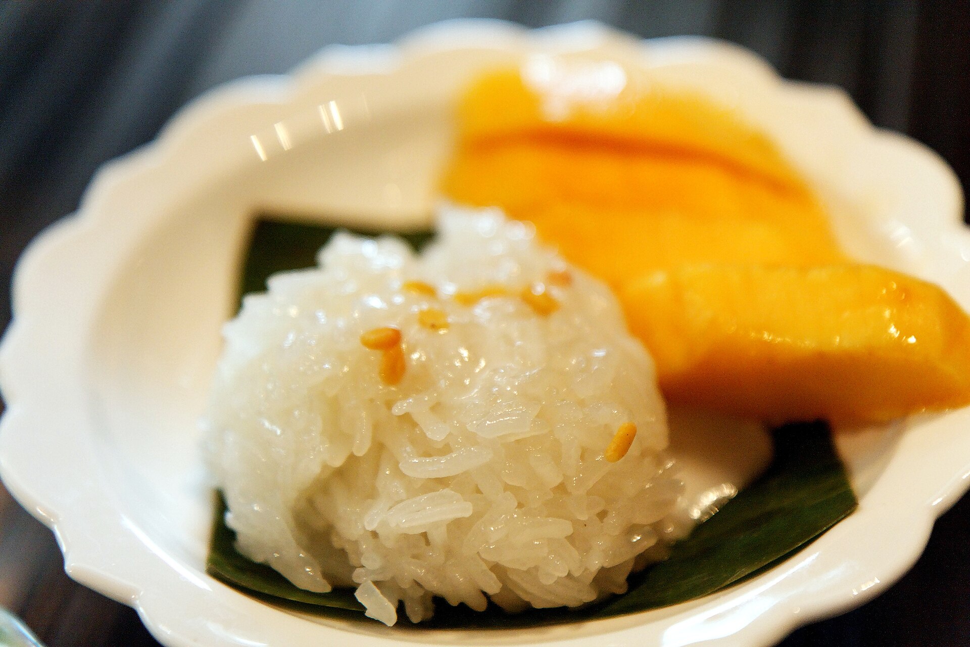 Arroz glutinoso con mango