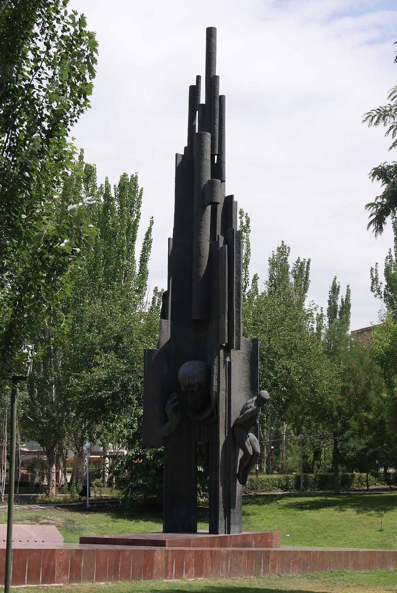 Una fotografia di Monumento a Yeghishe Charents