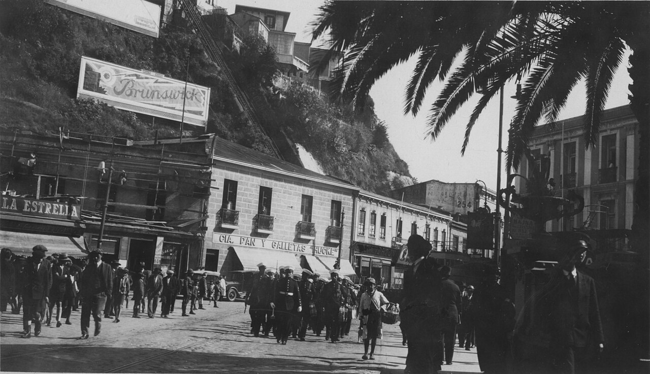 A photograph of Plaza Esmeralda