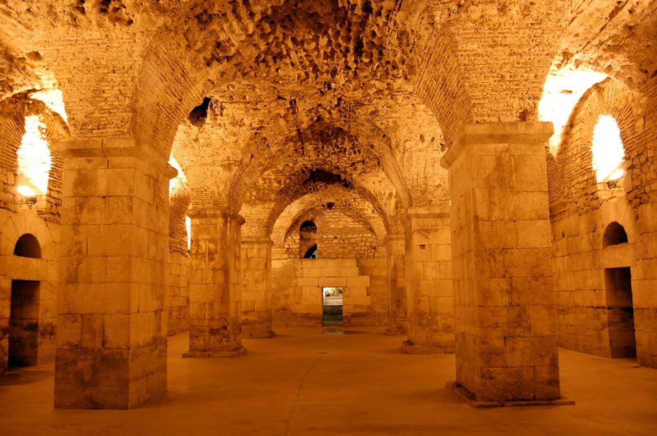 Diocletianus Sarayının Mahzenleri