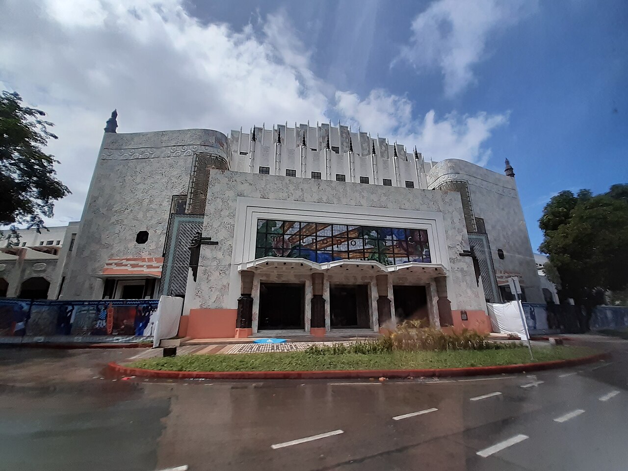 Manila Metropolitan Theatre