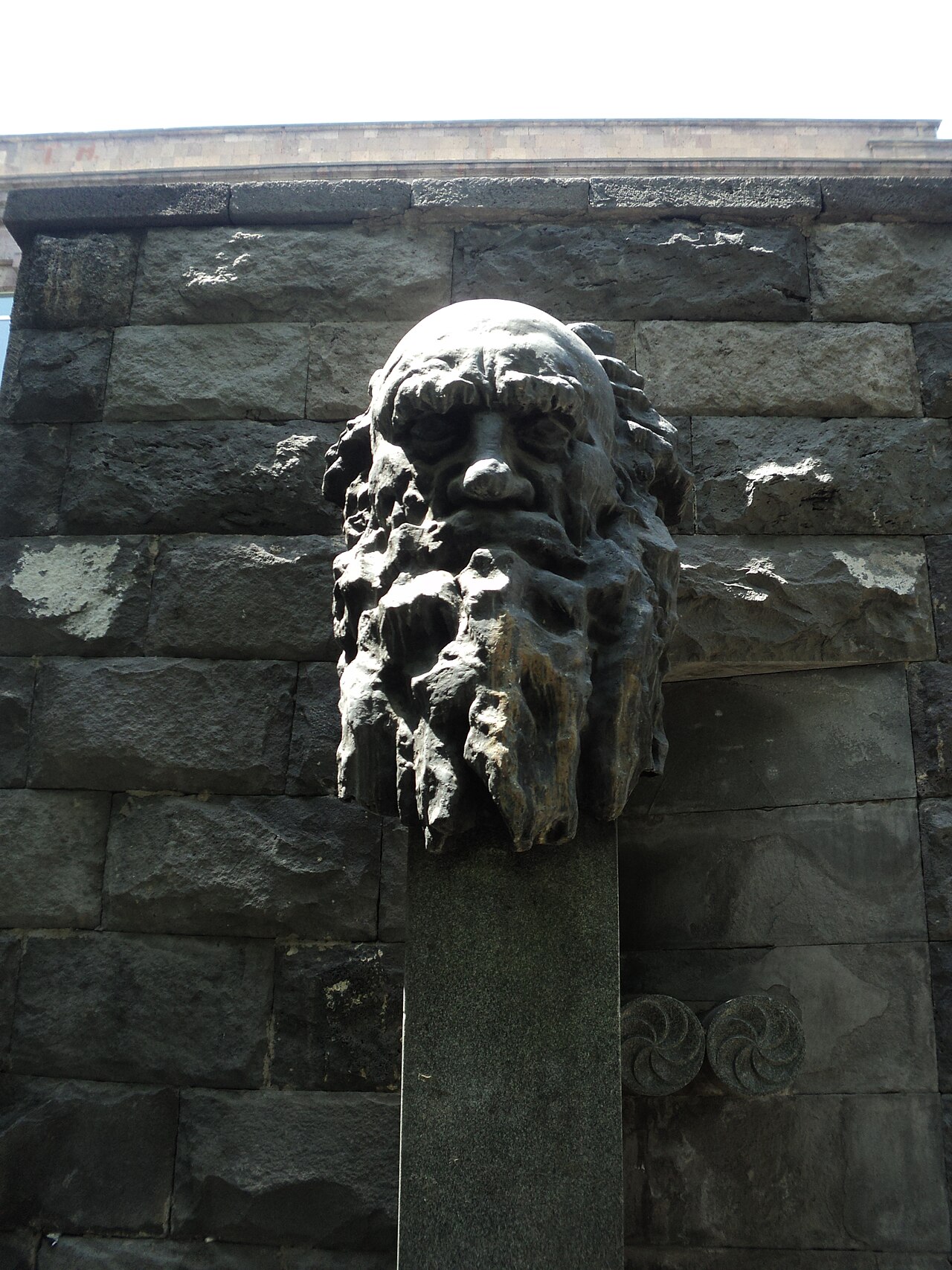 Una fotografía de Busto de Lev Tolstói