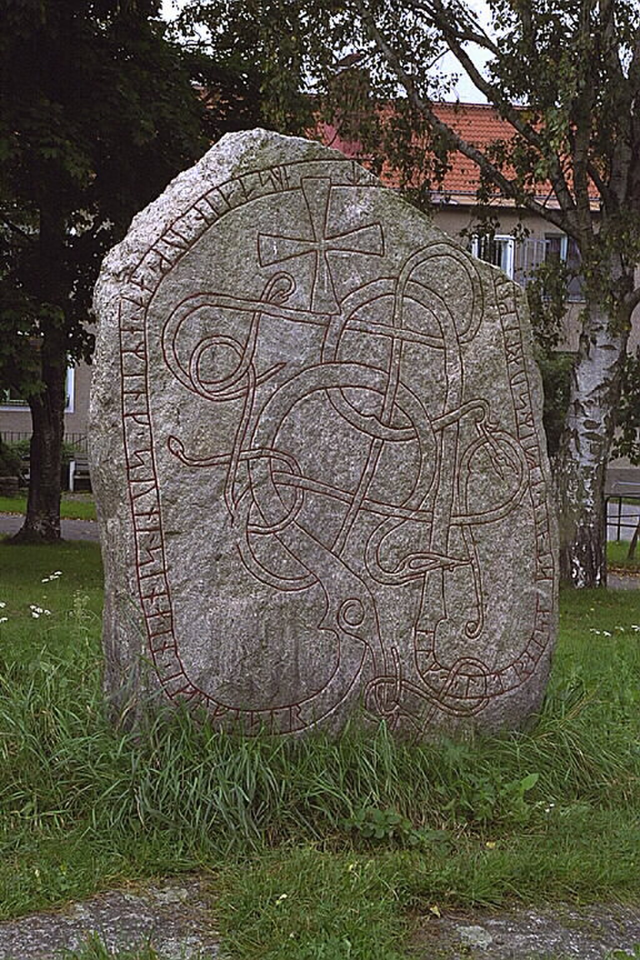 Uppland Rünik Yazıtı Fv1953;263 fotoğrafı