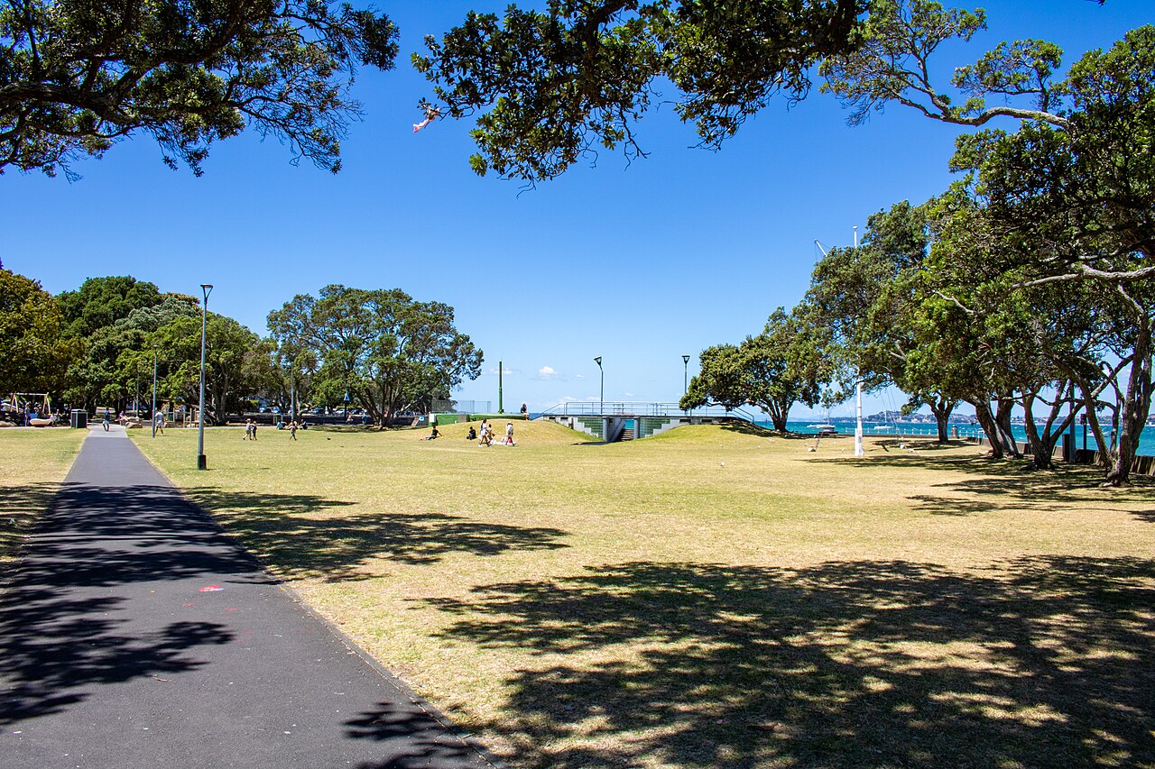 King Edward Parade Reserve fotoğrafı