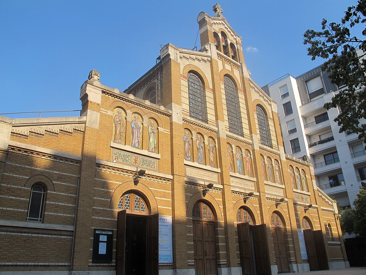Raymond-Poincaré Bulvarı Saint-Honoré-d'Eylau Kilisesi