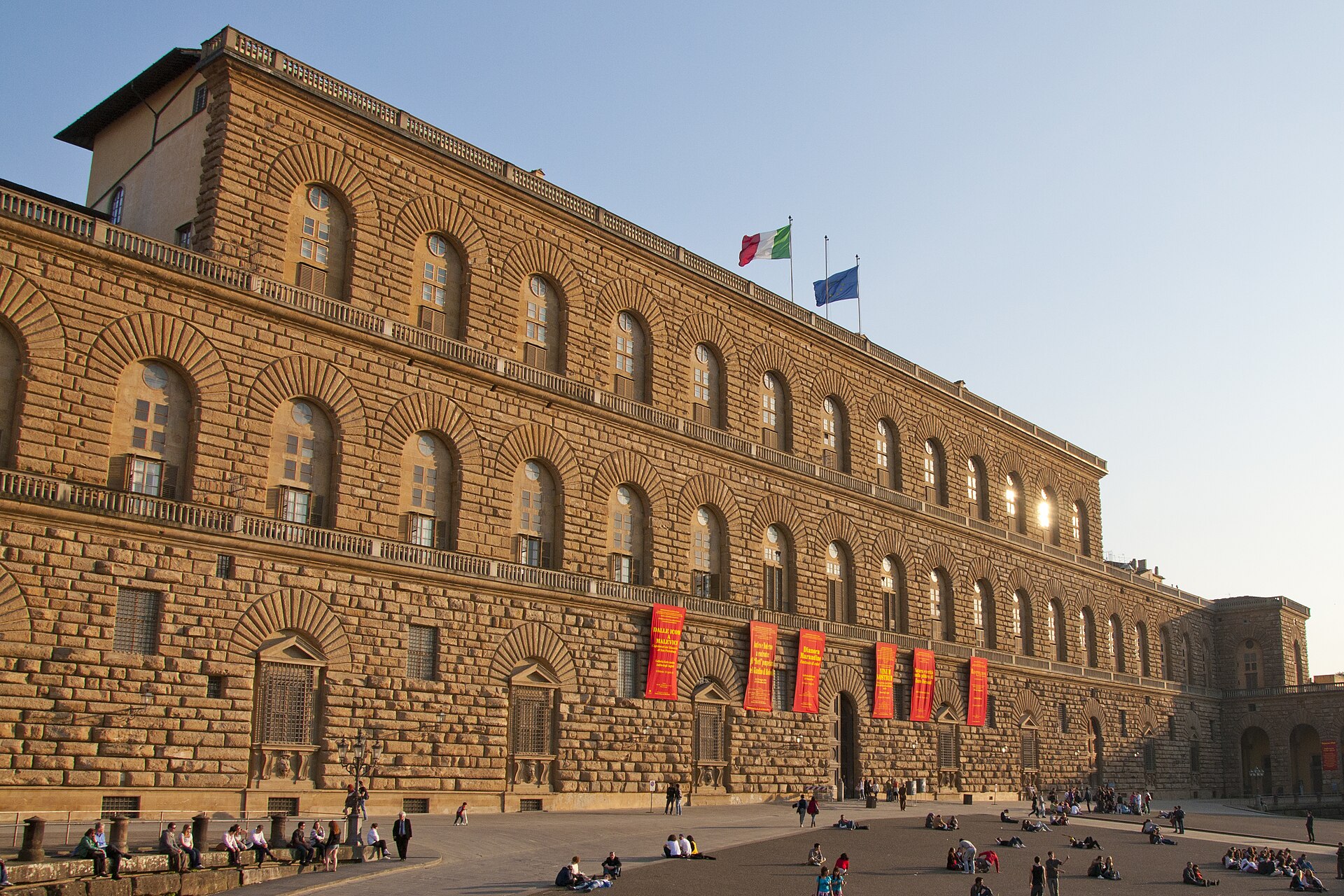 A photograph of Palazzo Pitti