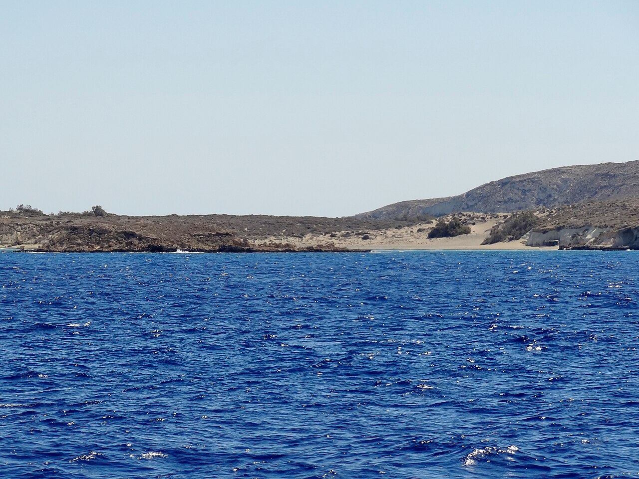 A photograph of Λευκή