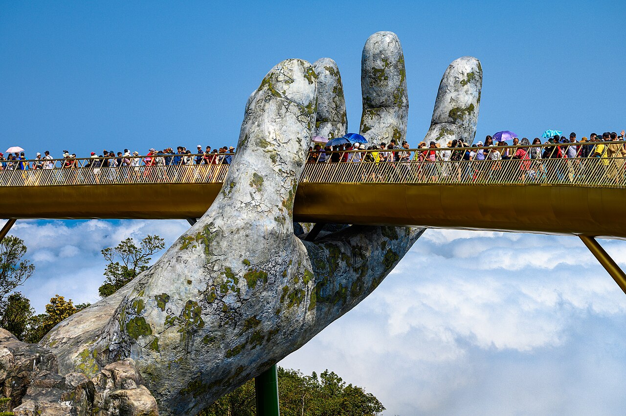 A photograph of Golden Bridge