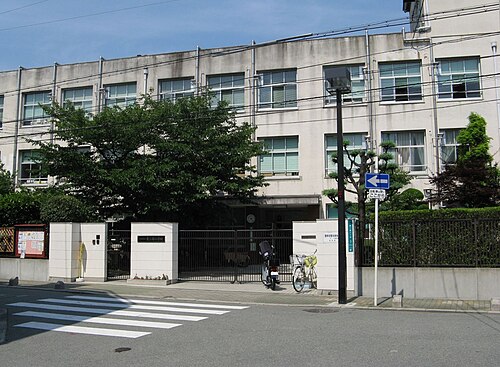Higashimikuni Elementary School