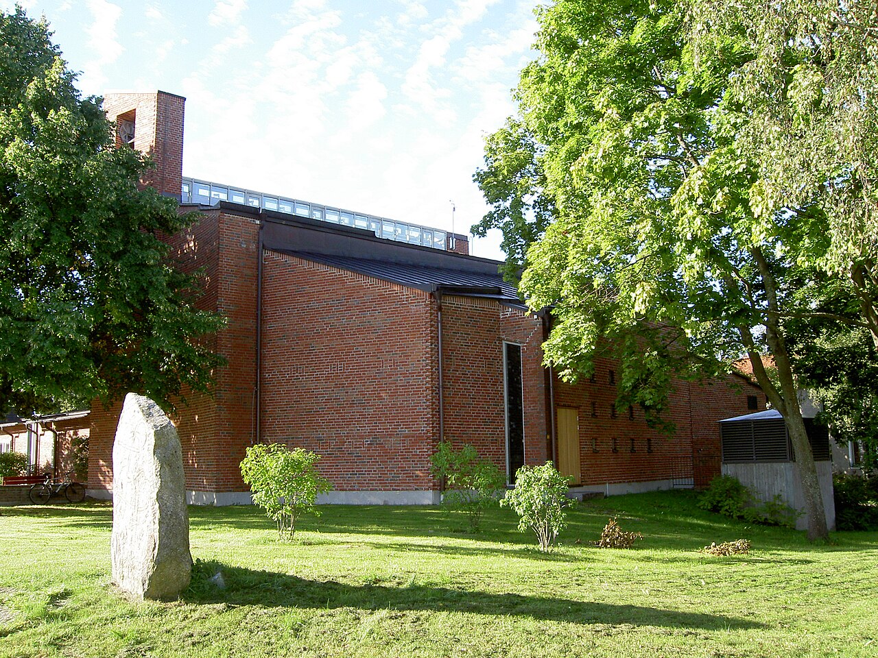 Uppland Rünik Yazıtı Fv1953;263 fotoğrafı