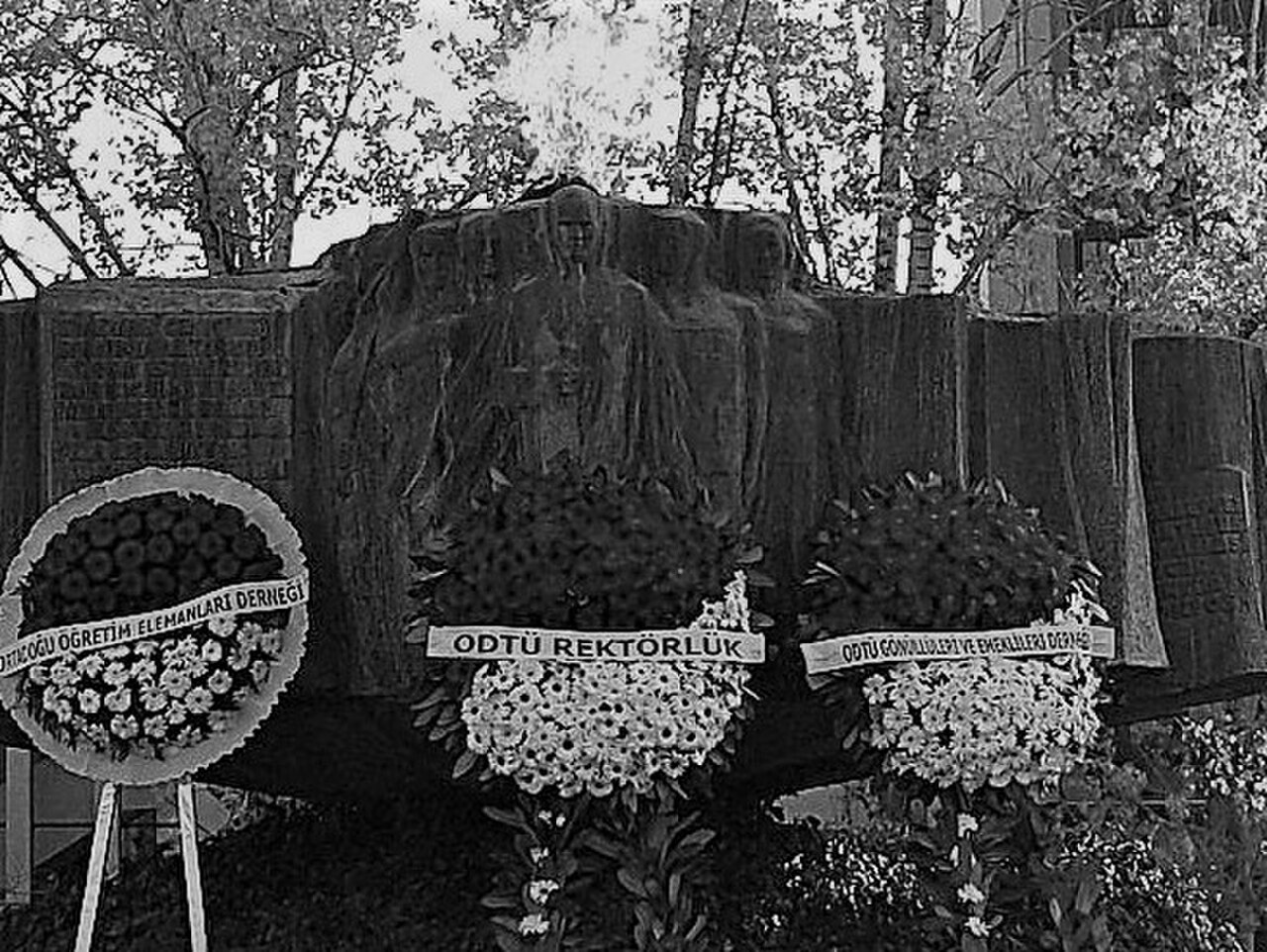 Atatürk Anıtı