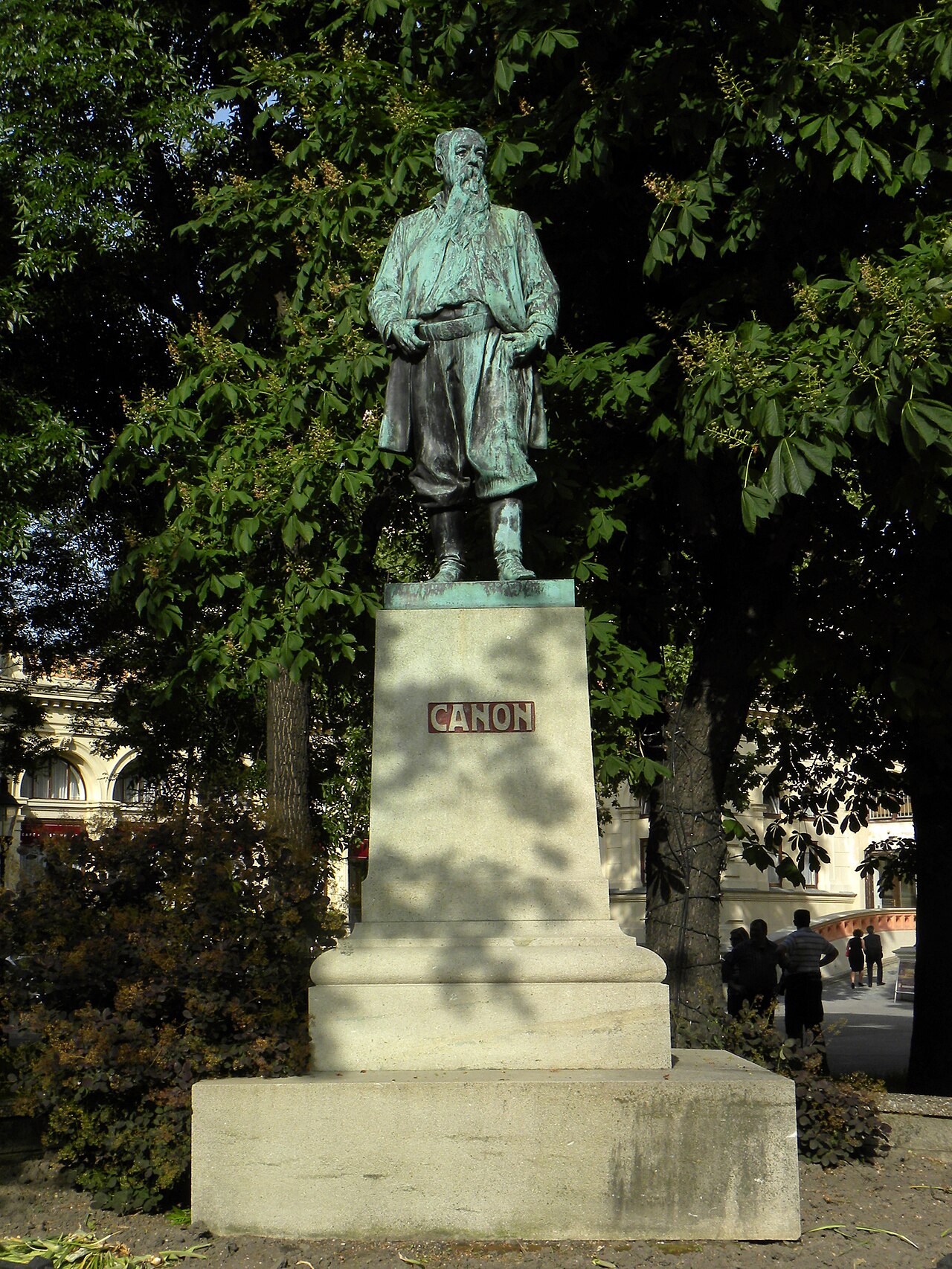 Monumento ai cannoni, Stadtpark