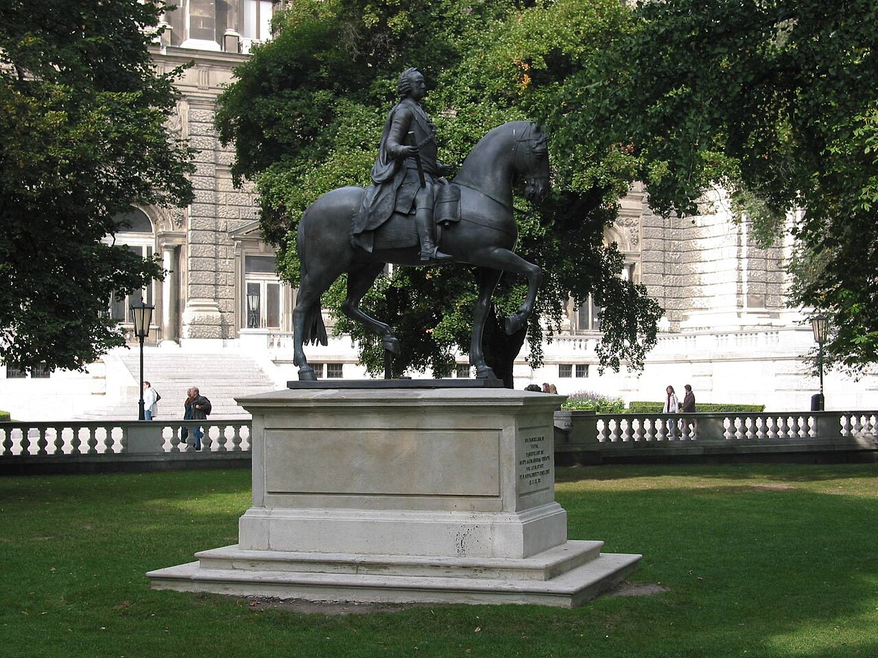 Estátua do Imperador Francisco I, Burggarten