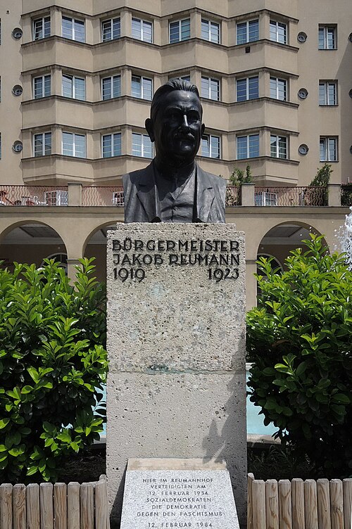 Monumento a Jakob Reumann