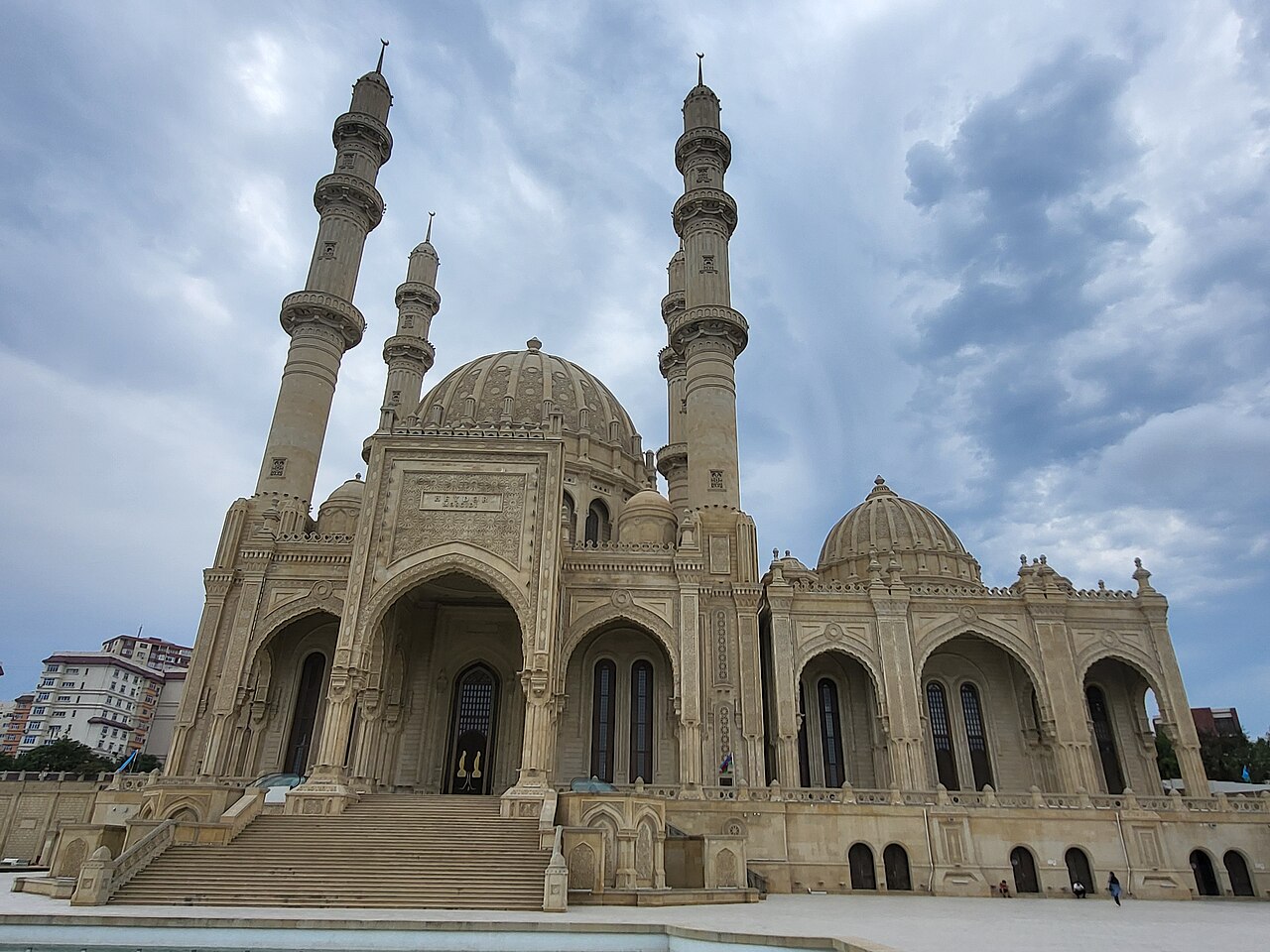 Une photographie de mosquée Heydar