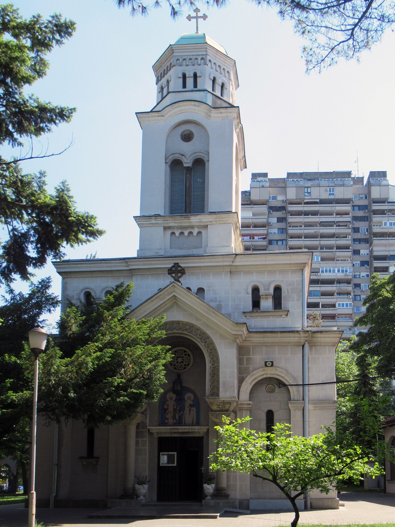 Hram Svetog cara Konstantina i carice Jelene