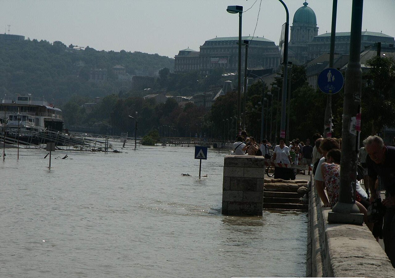 A photograph of Batthyany Square