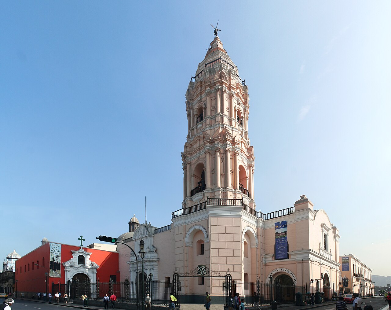Santo Domingo Bazilikası ve Manastırı