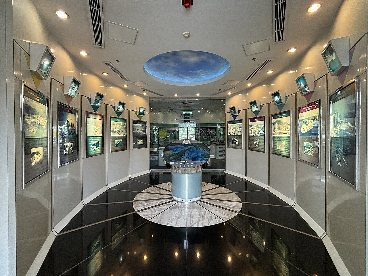Une photographie de Centre d'exposition du Airport Core Programme