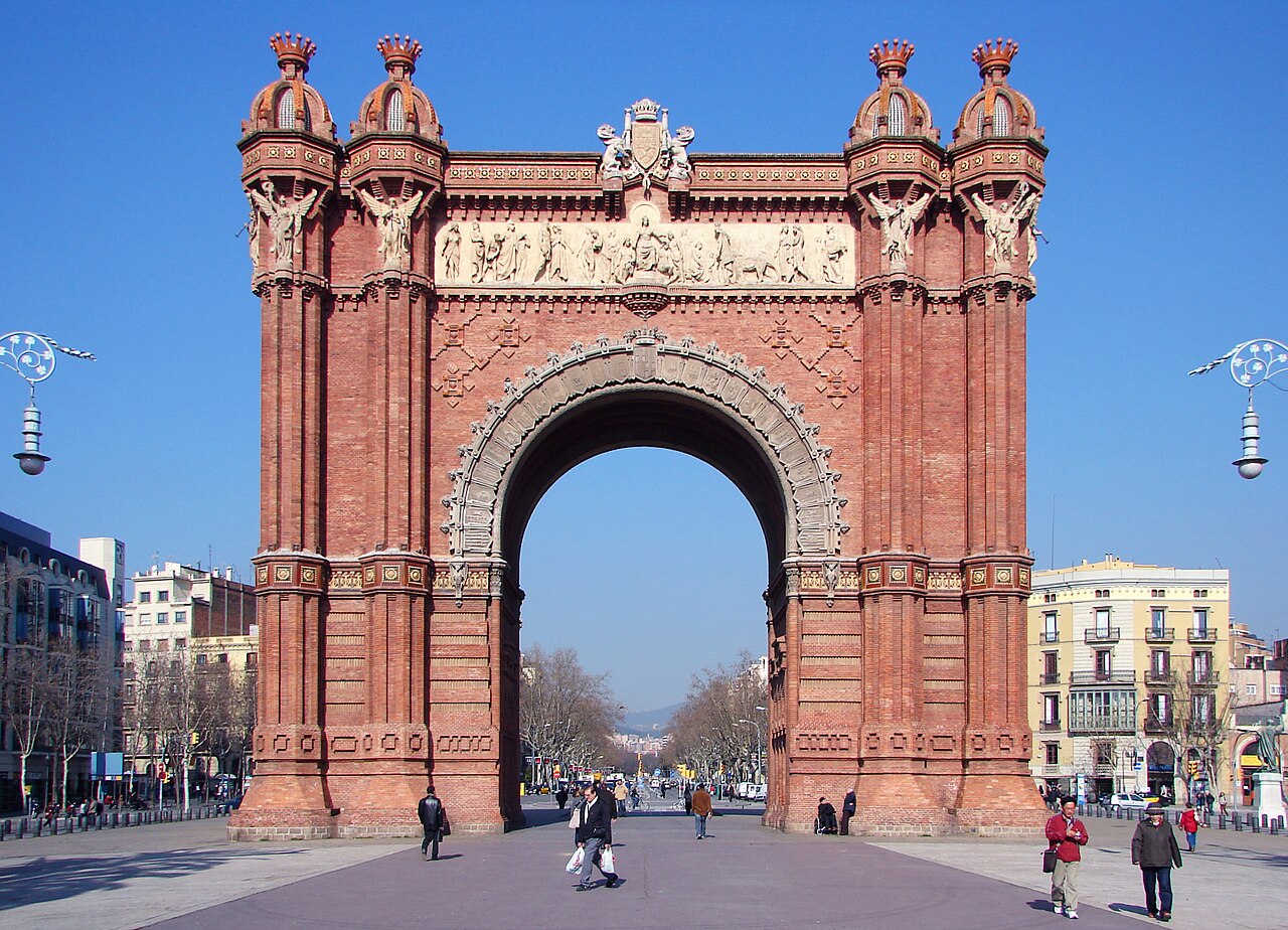 Une photographie de arc de triomphe