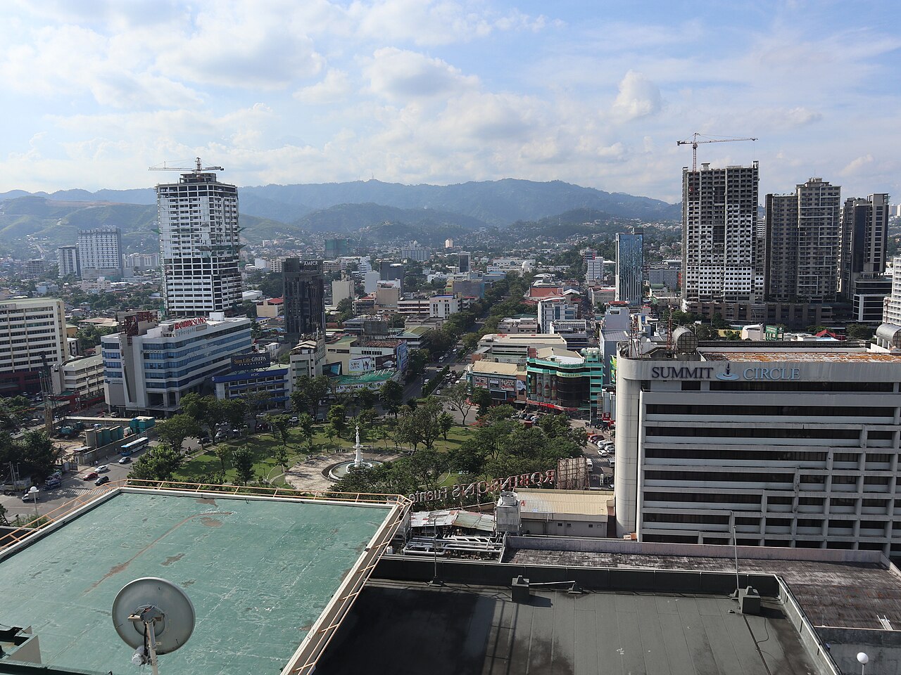 A photograph of Fuente Osmeña Circle