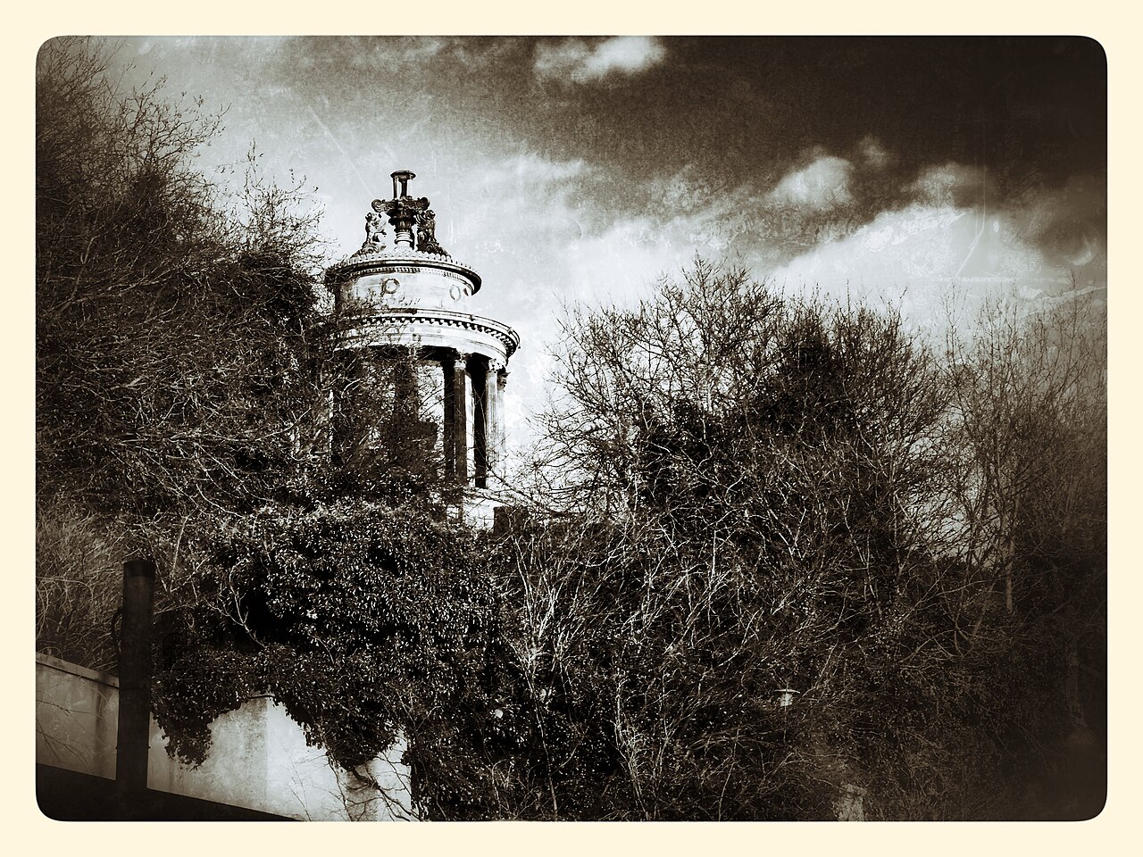 A photograph of Burns Monument