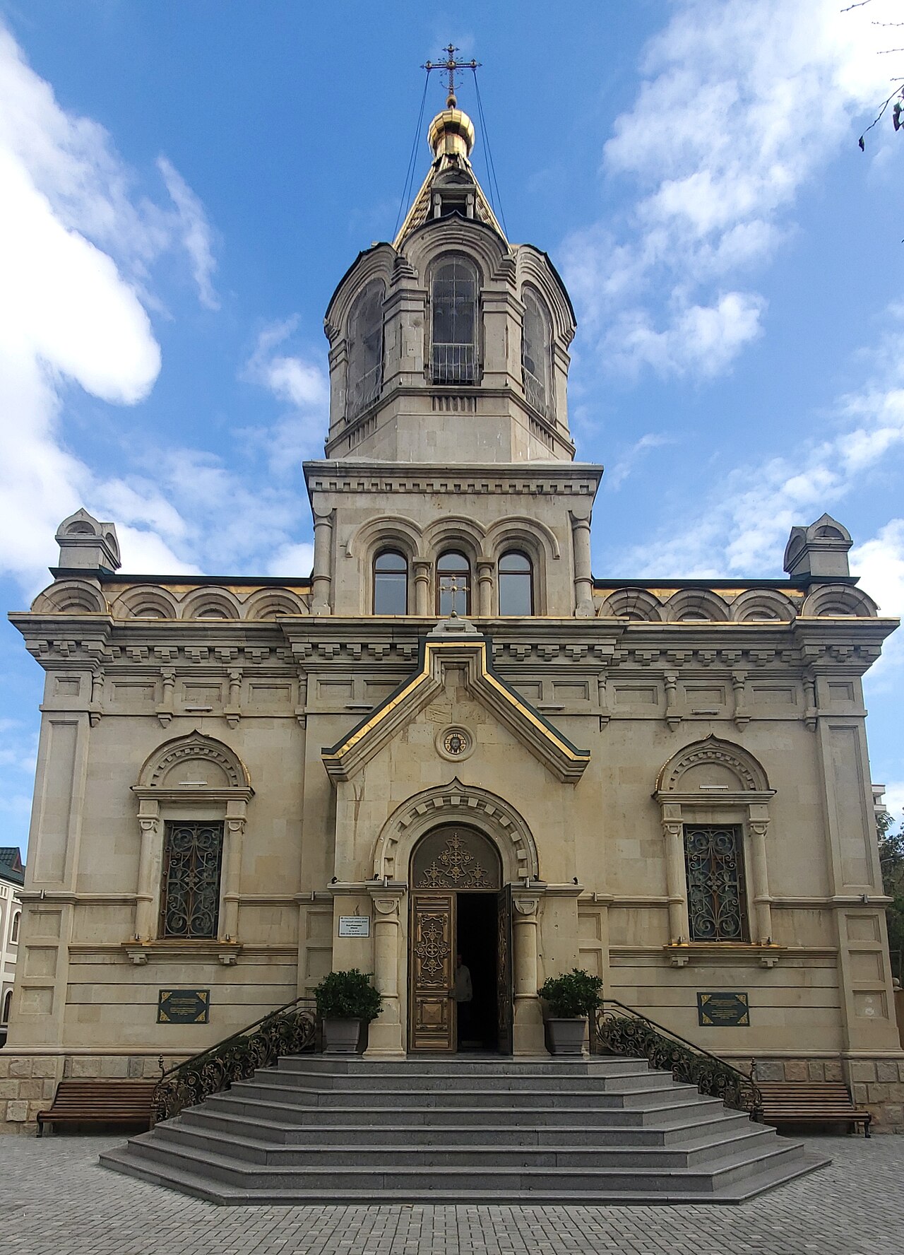 Une photographie de cathédrale des Saintes-Porteuses-de-Myrrhe