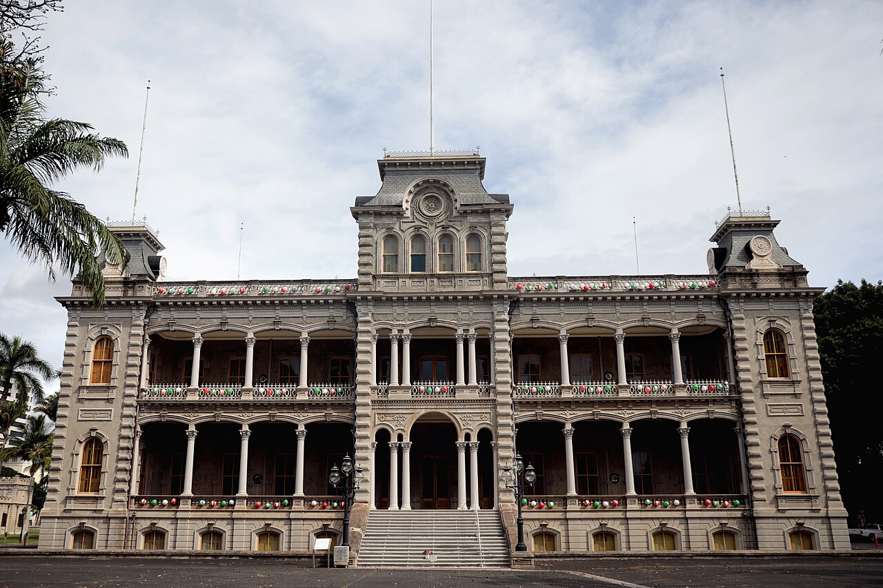 A photograph of ʻIolani Palace