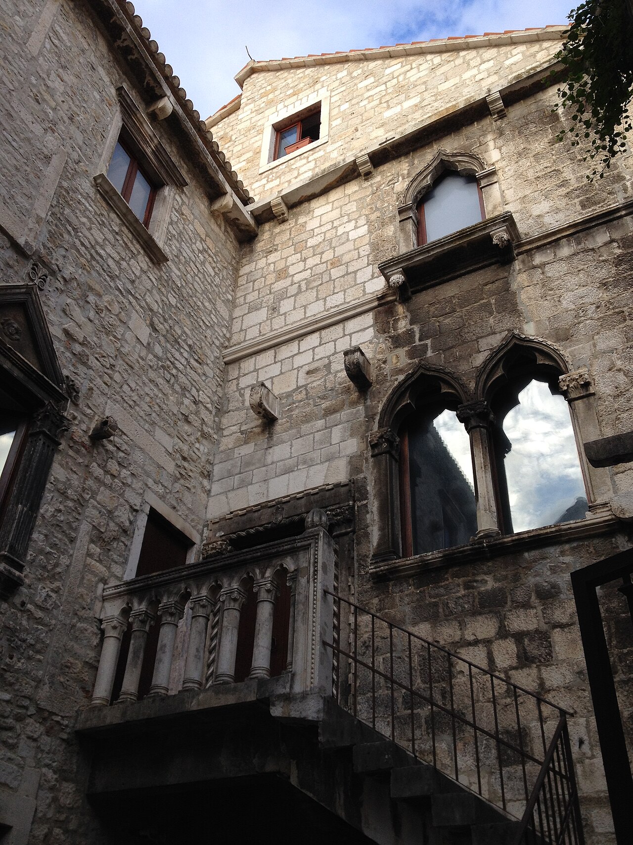 Una fotografía de Gran Palacio Papalić