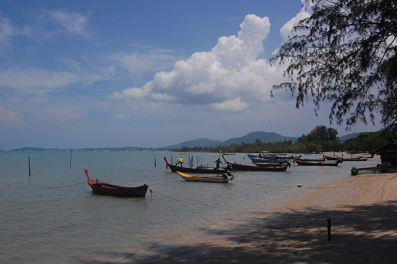 Chalong Beach fotoğrafı