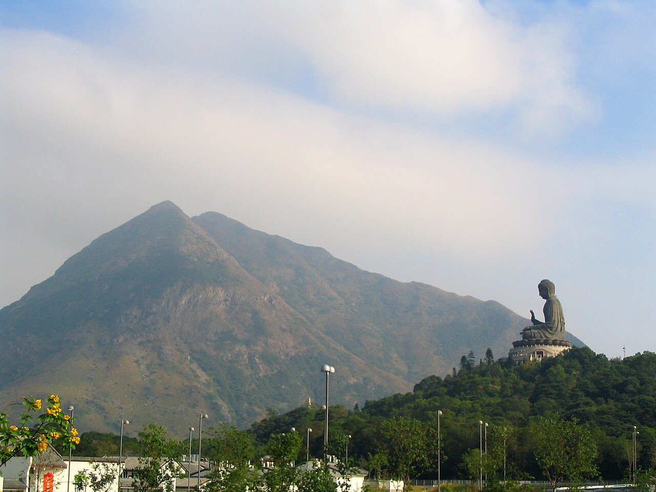 Lantau Zirvesi