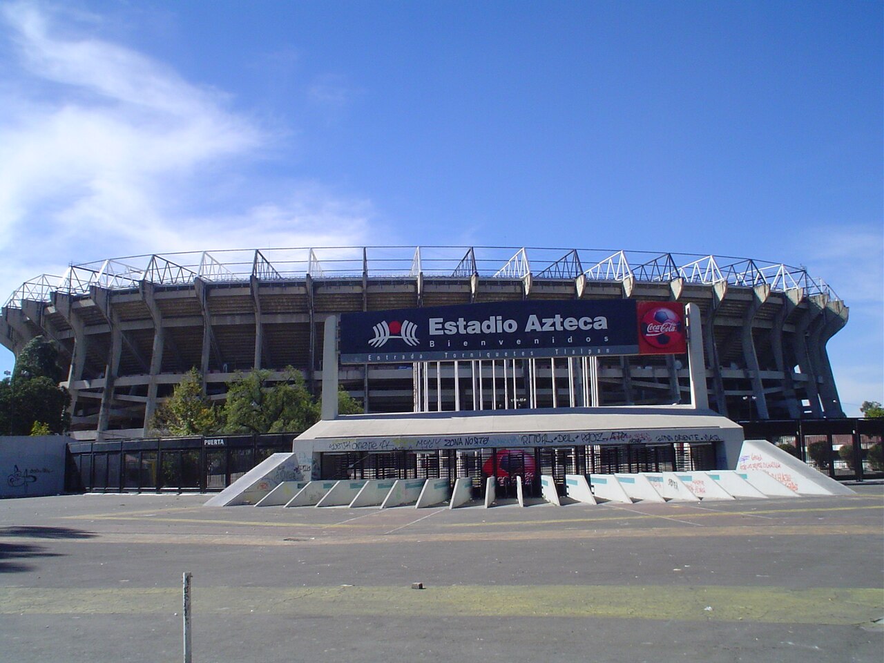 Une photographie de stade Azteca