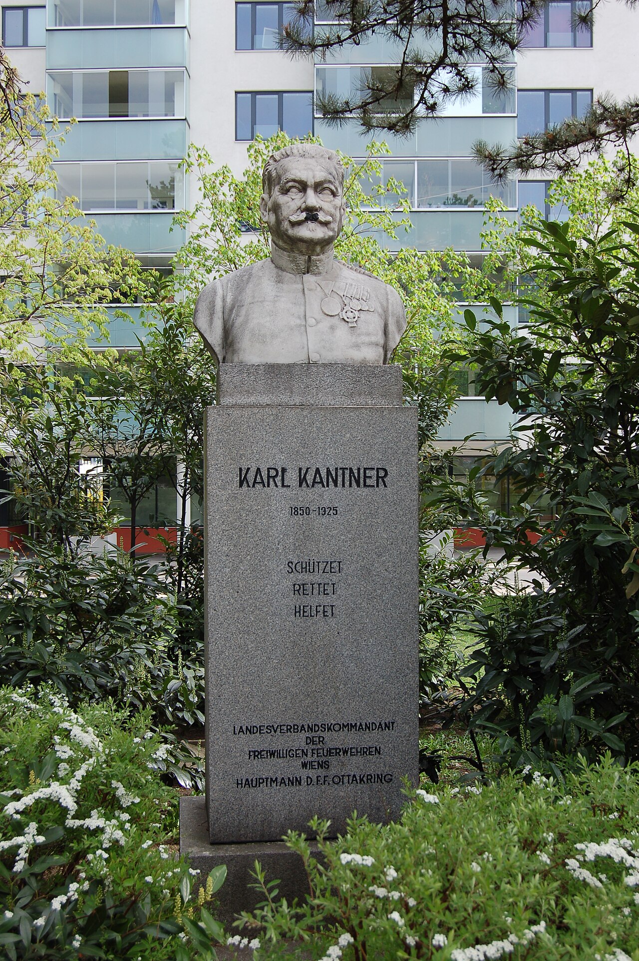 Monumento a Karl Kantner (parque Karl-Kantner)