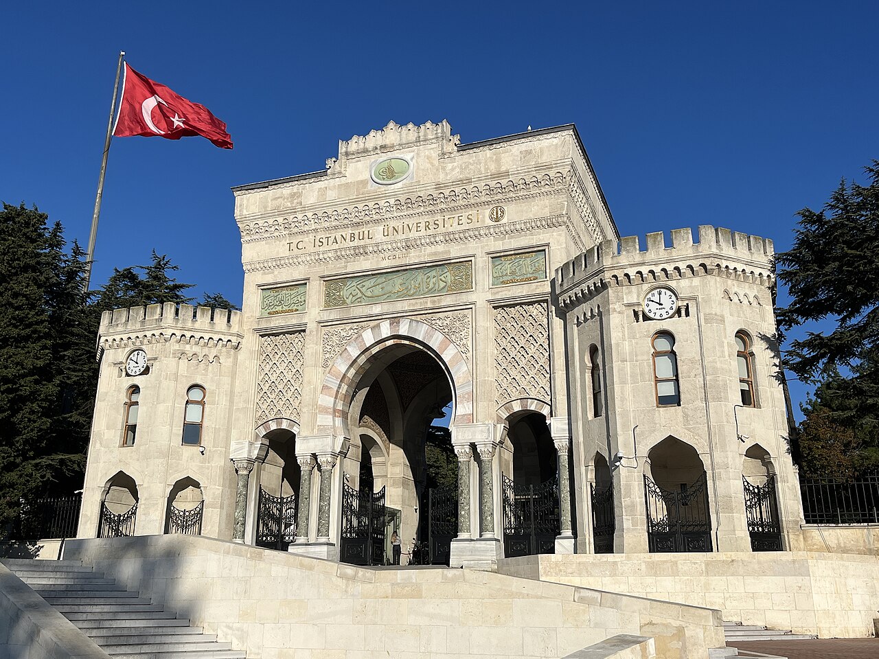 Seraskerat-Tor der Universität Istanbul