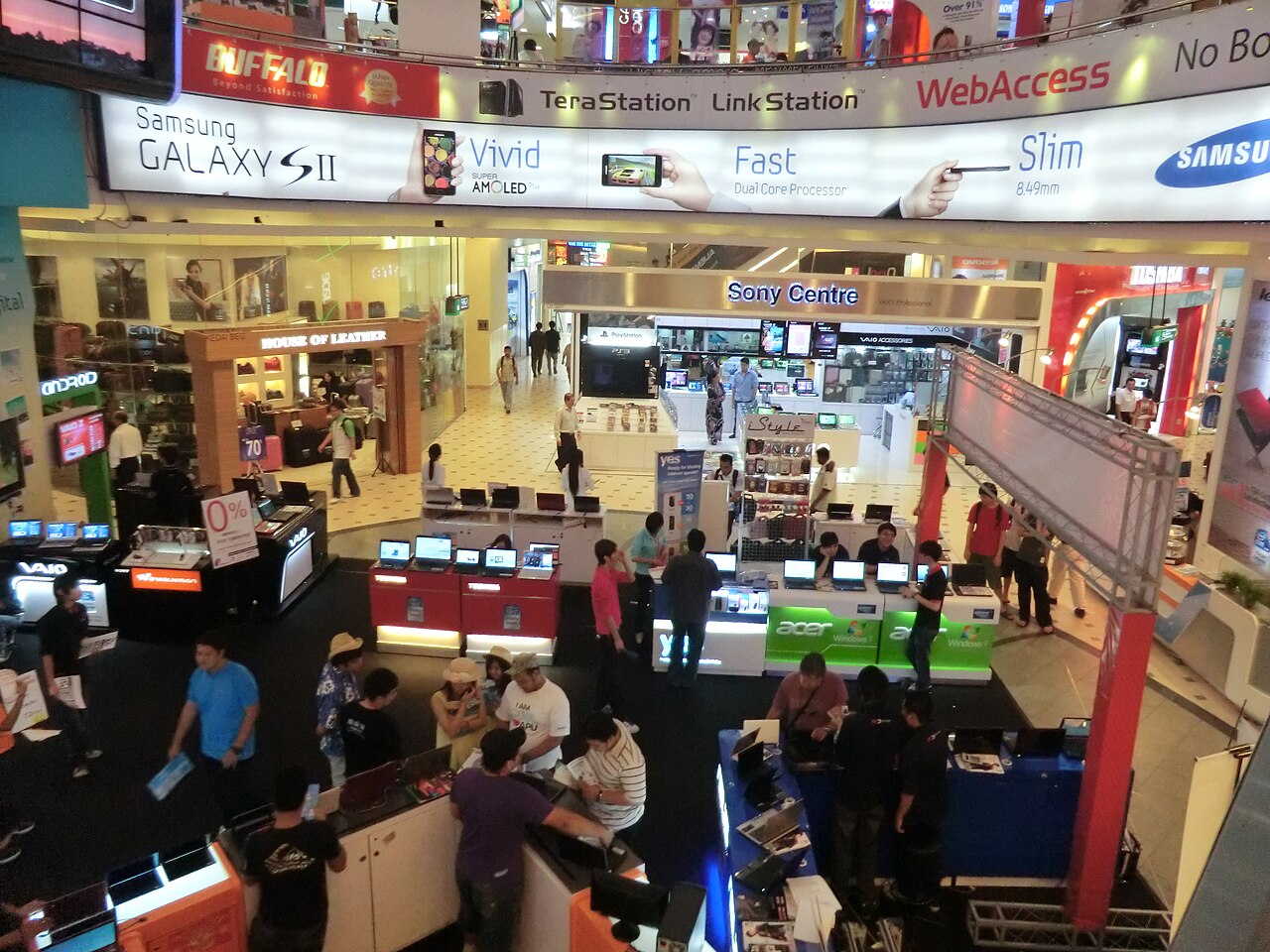 Plaza Low Yat fotoğrafı