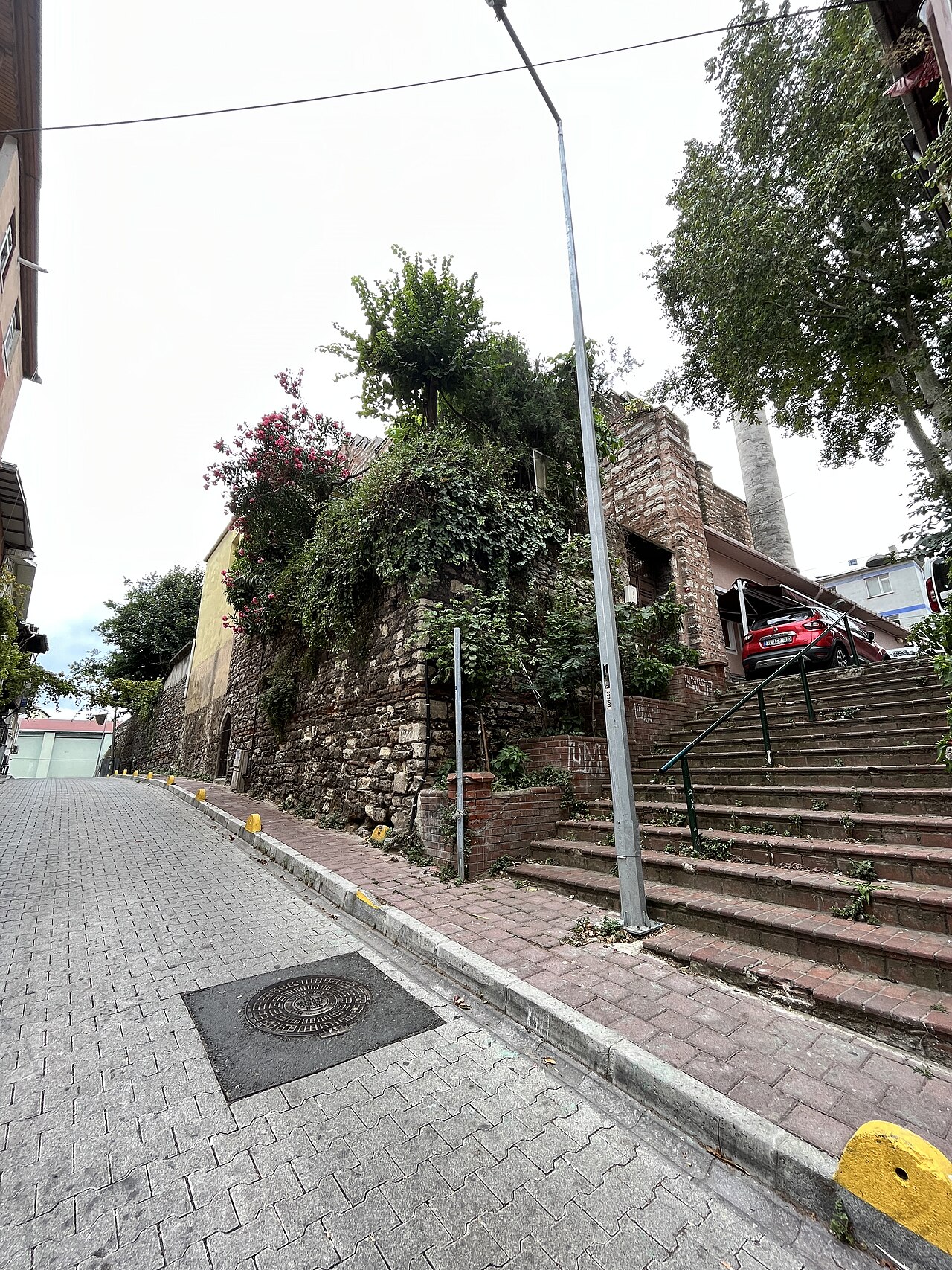 A photograph of Gül Mosque