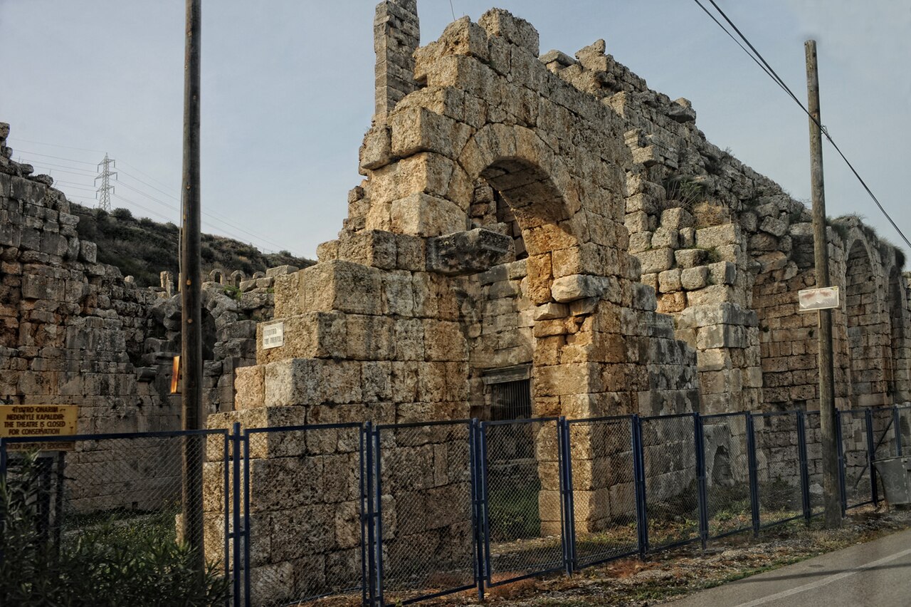 tr: Perge Roma Tiyatrosu fotoğrafı
