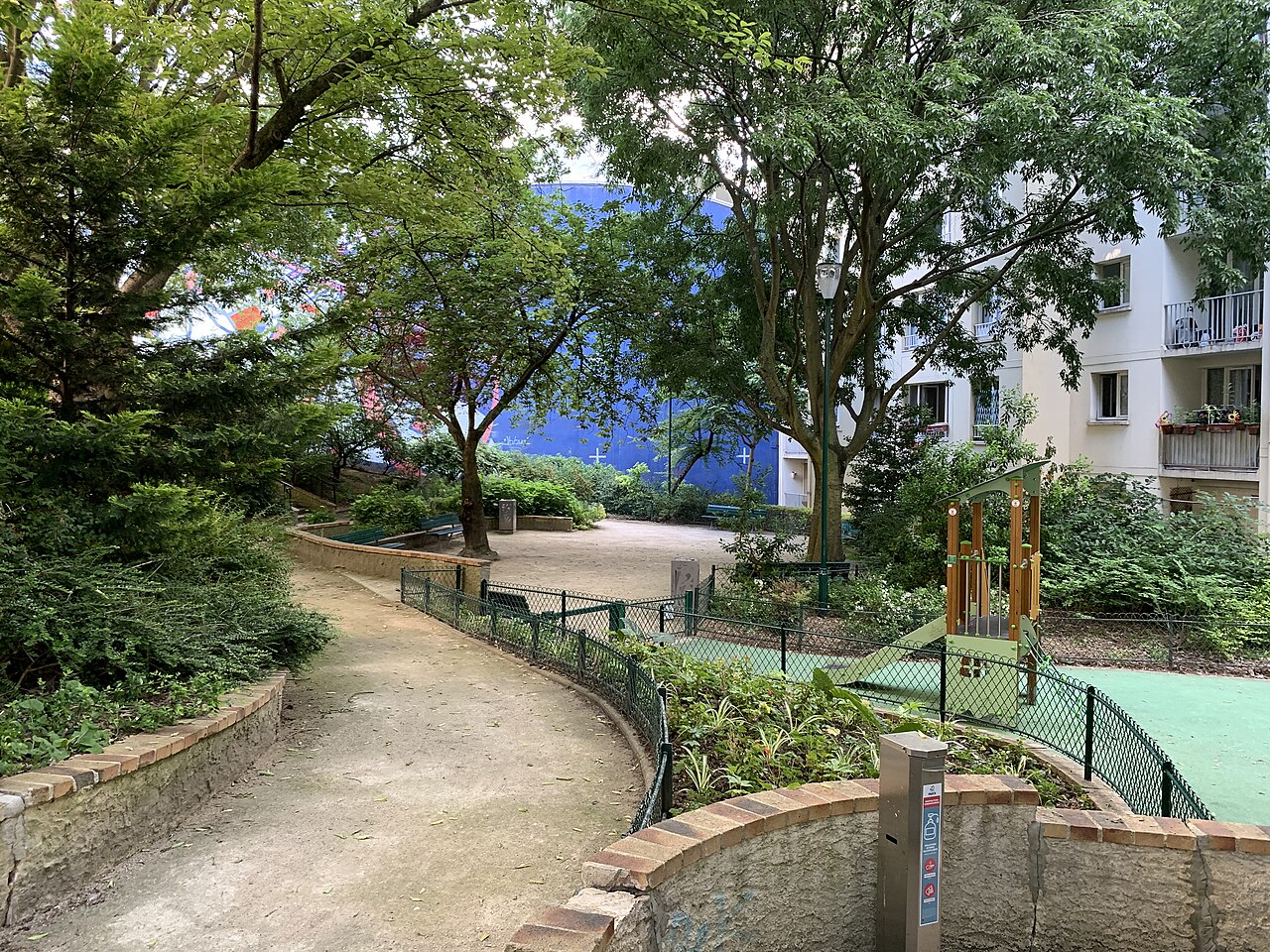 square des Mûriers