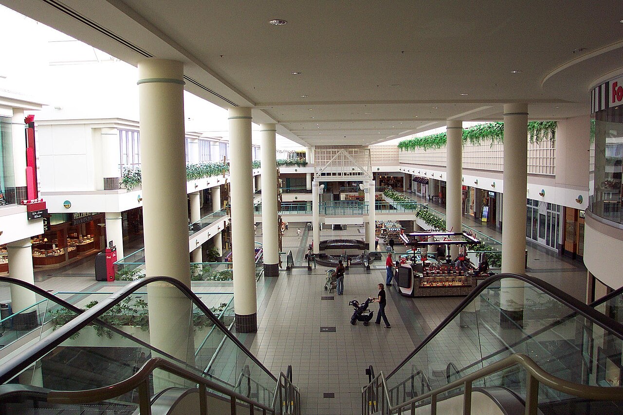 Southdale Shopping Centre fotoğrafı