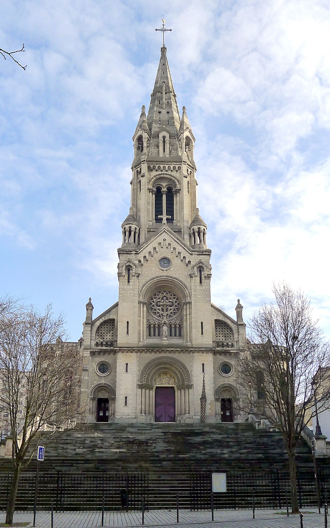 Ménilmontant Notre-Dame-de-la-Croix Kilisesi