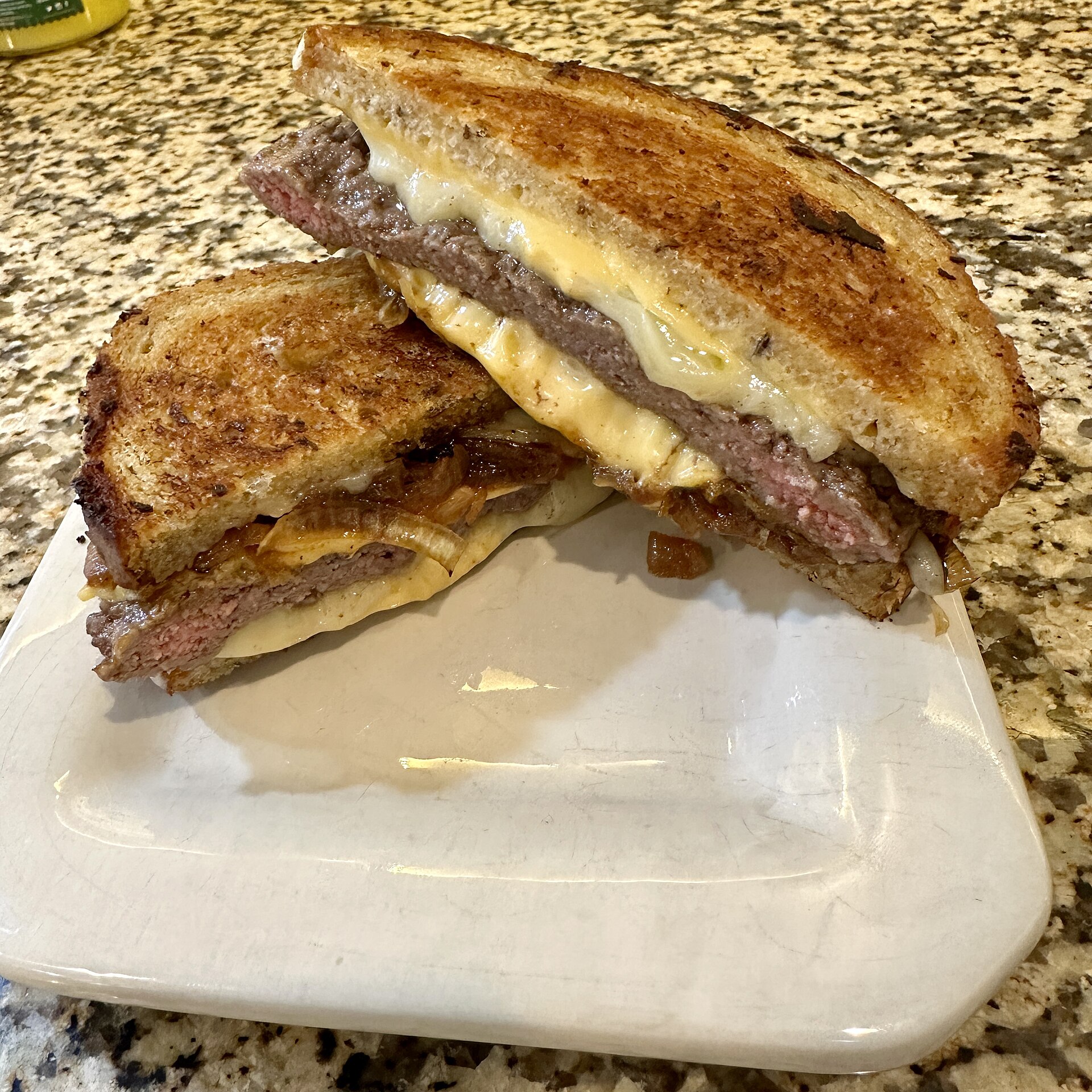 Patty melt — foto ilustrativa