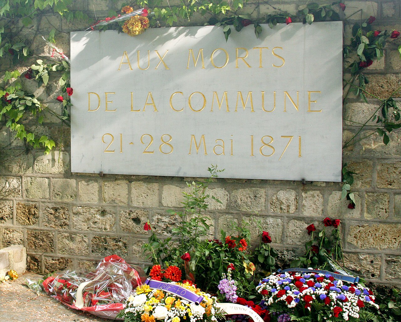 A photograph of Communards' Wall