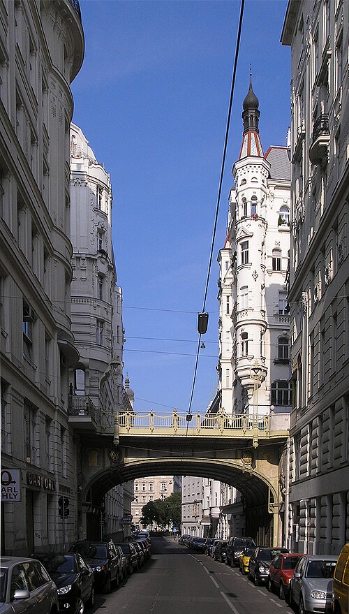 Hohe Brücke