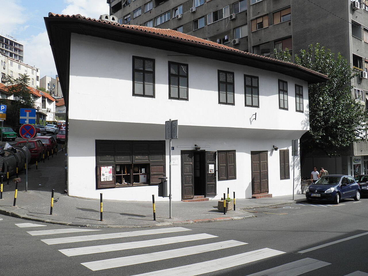 Une photographie de maison de Manak