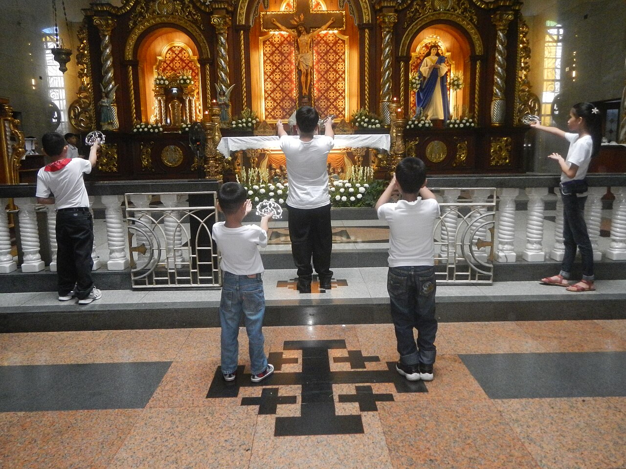A photograph of San Roque de Manila Parish