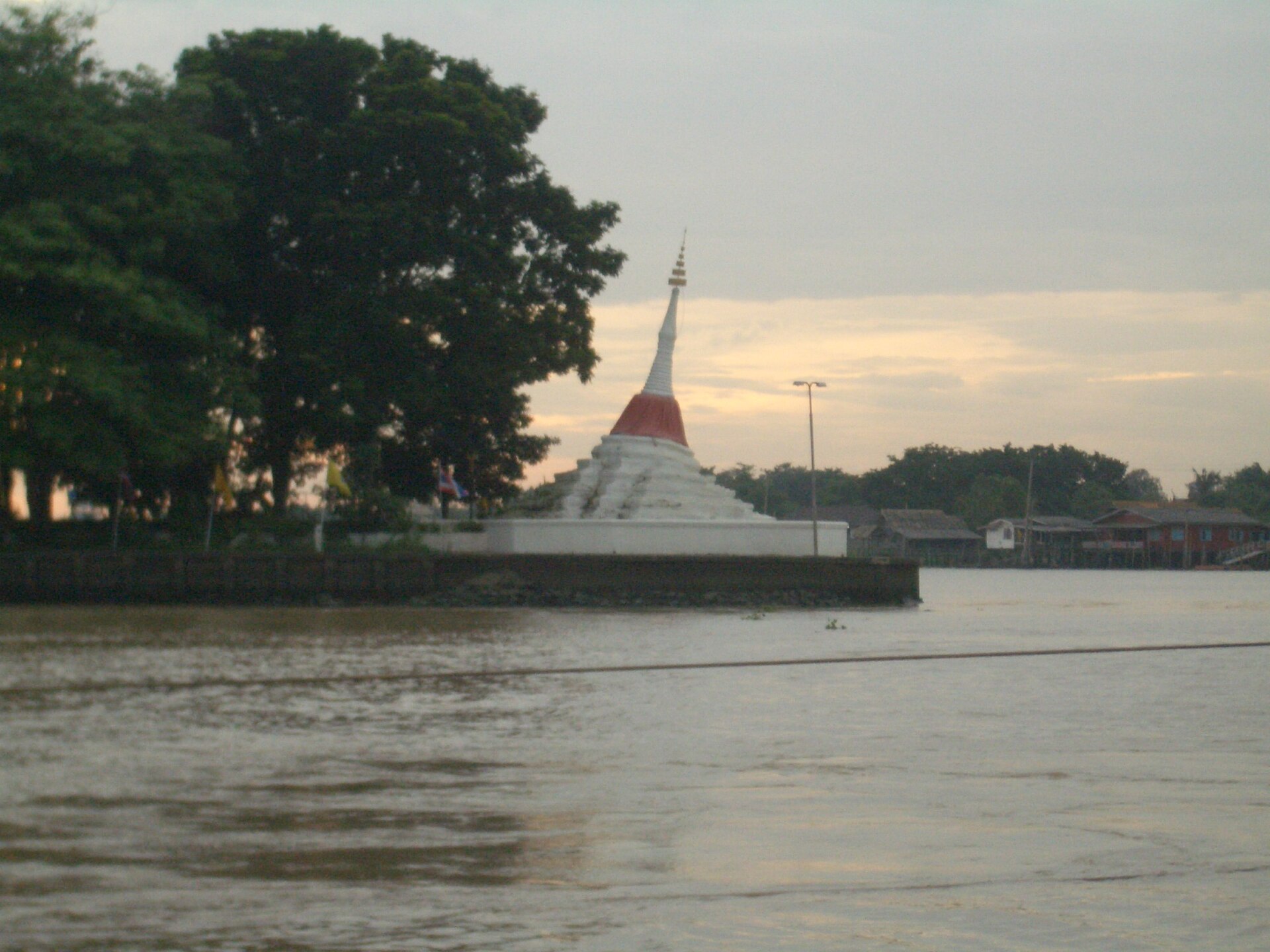 Uma fotografia de Koh Kret