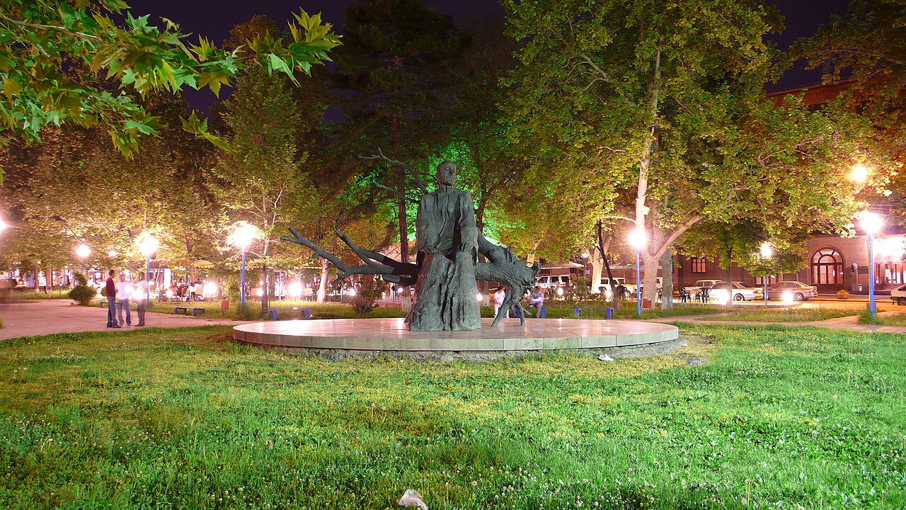 Una fotografía de Monumento a Komitas