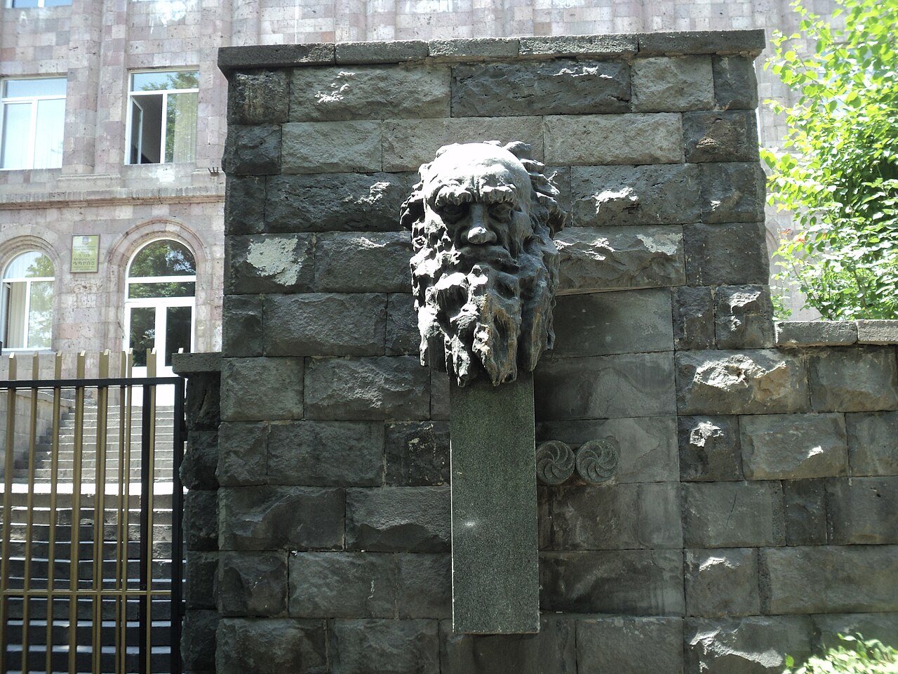 buste de Léon Tolstoï
